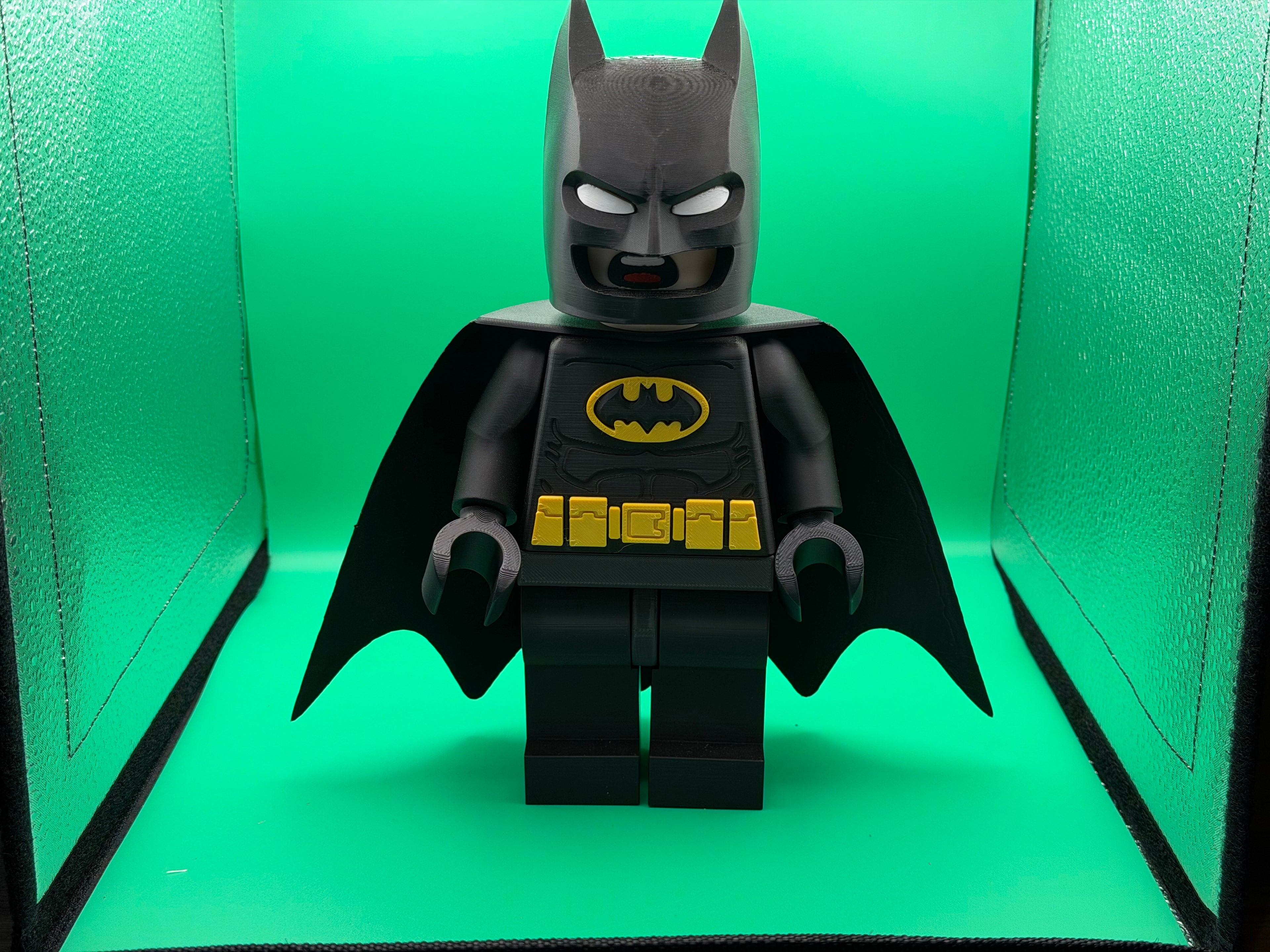 3D Printed Big Brick Batman Figure – Superhero Collectible | Block-Style Dark Knight Display | Comic Fan Gift