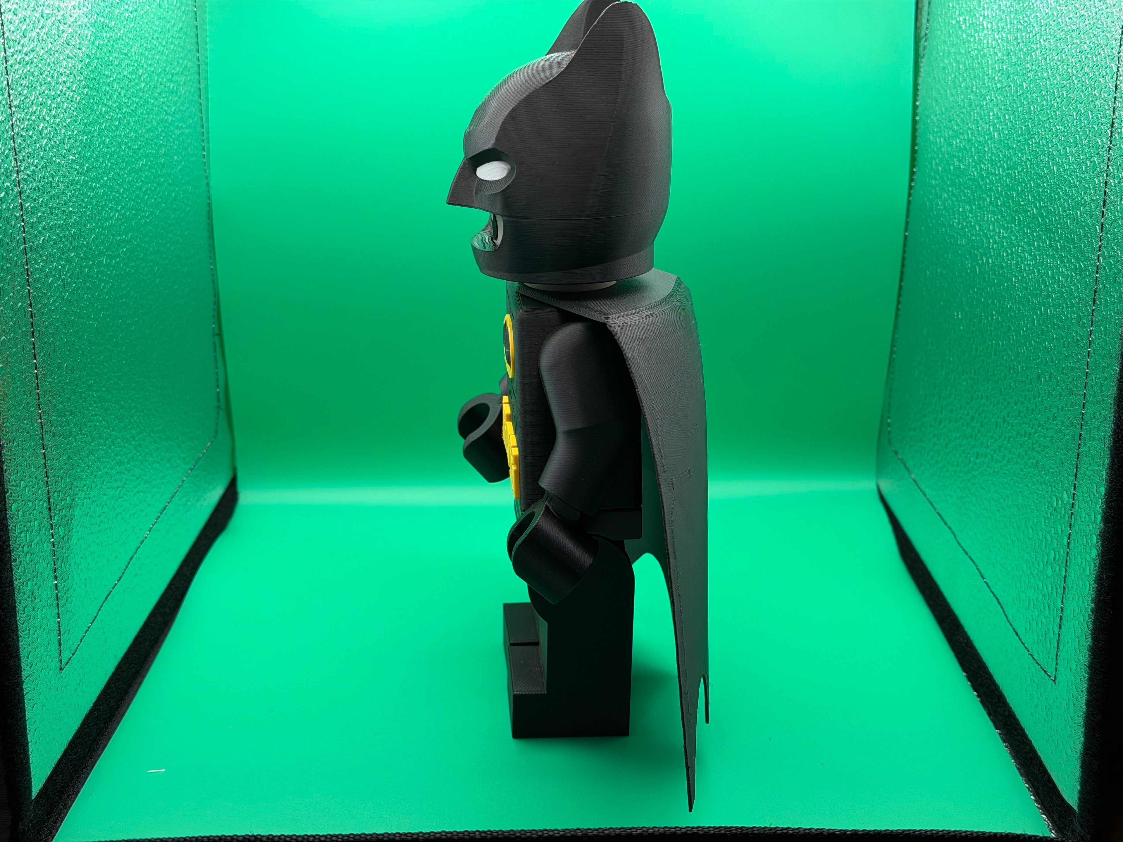 3D Printed Big Brick Batman Figure – Superhero Collectible | Block-Style Dark Knight Display | Comic Fan Gift