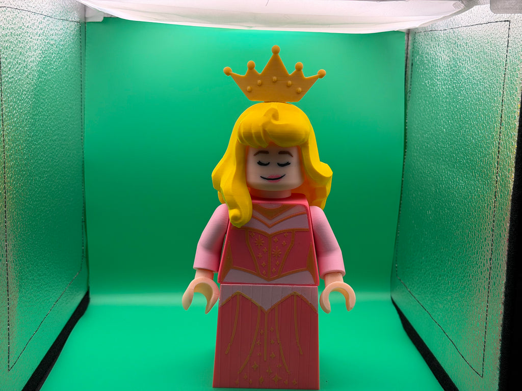 3D Printed Big Brick Aurora Figure – Sleeping Beauty Inspired Princess Collectible | Block-Style Character Display | Fairy Tale Fan Gift