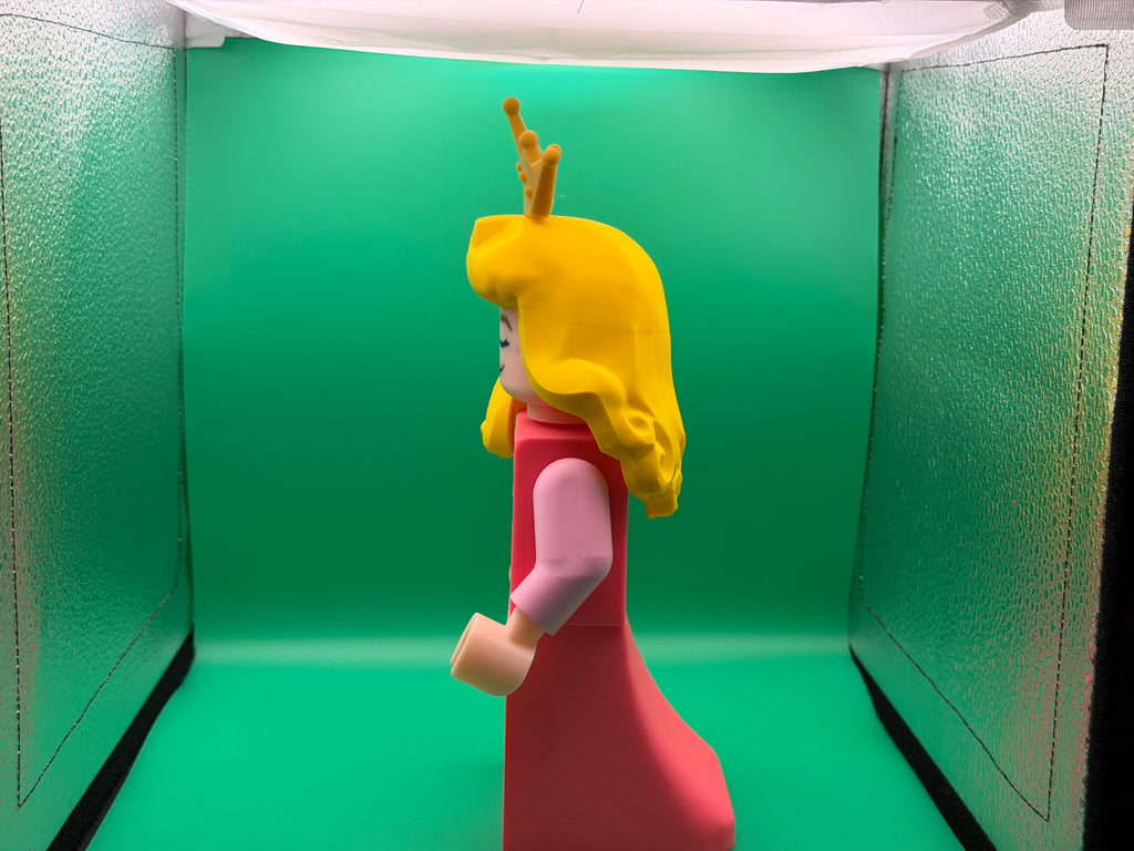 3D Printed Big Brick Aurora Figure – Sleeping Beauty Inspired Princess Collectible | Block-Style Character Display | Fairy Tale Fan Gift
