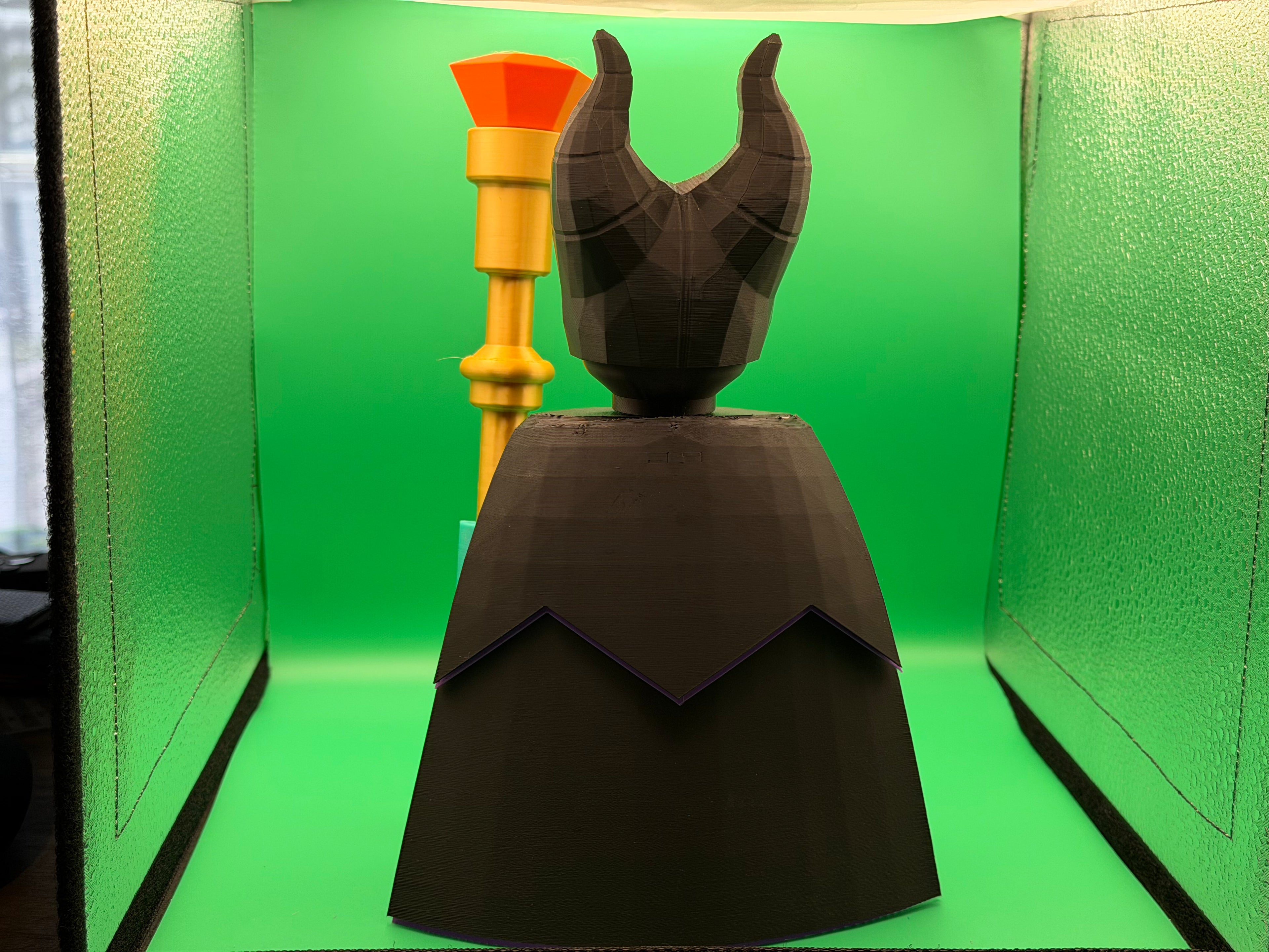 Big Brick Maleficent Figure – 3D Printed Villainess Collectible – Fantasy Display Toy – Custom Fan Art Figure