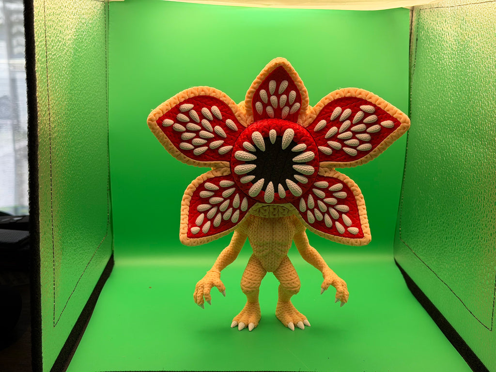 3D Printed Crocheted Demogorgon Figure – Stranger Things Monster Collectible Display Piece 👾🌺
