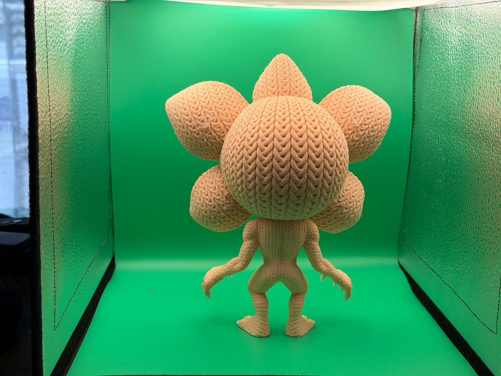 3D Printed Crocheted Demogorgon Figure – Stranger Things Monster Collectible Display Piece 👾🌺