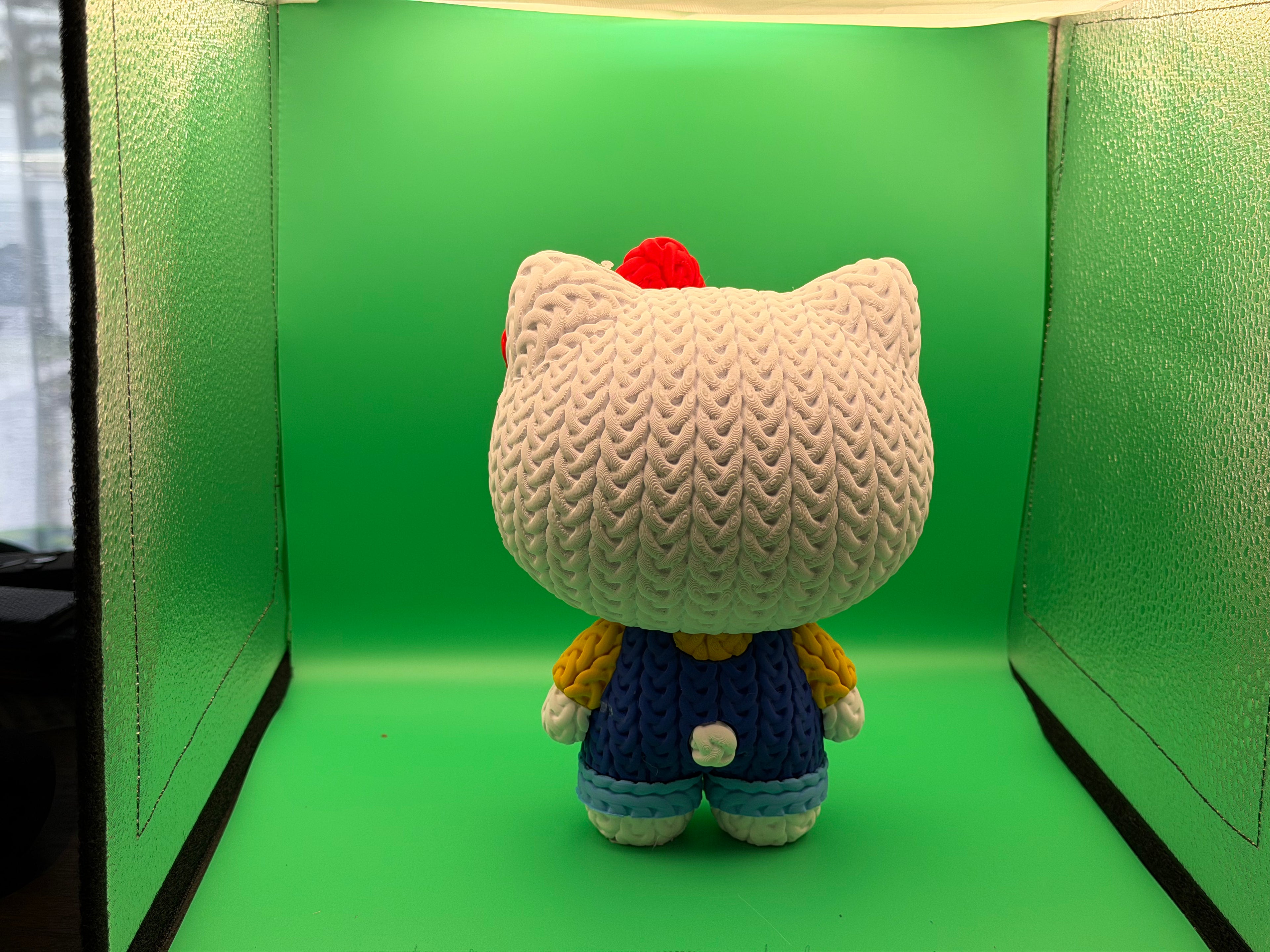 3D Printed Crocheted Hello Kitty Figure – Cute Cartoon Character Collectible Display Piece 🎀🐱