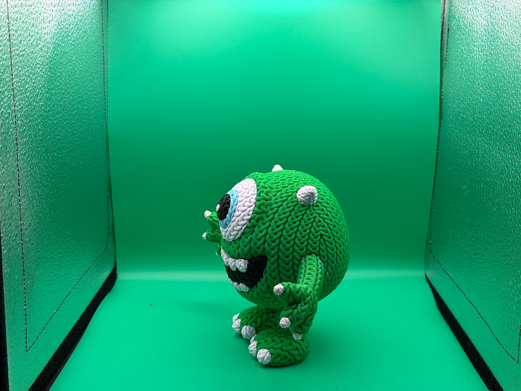 3D Printed Crocheted Mike Wazowski Monster Figure – Cute One-Eyed Movie Character Collectible 💚👁️