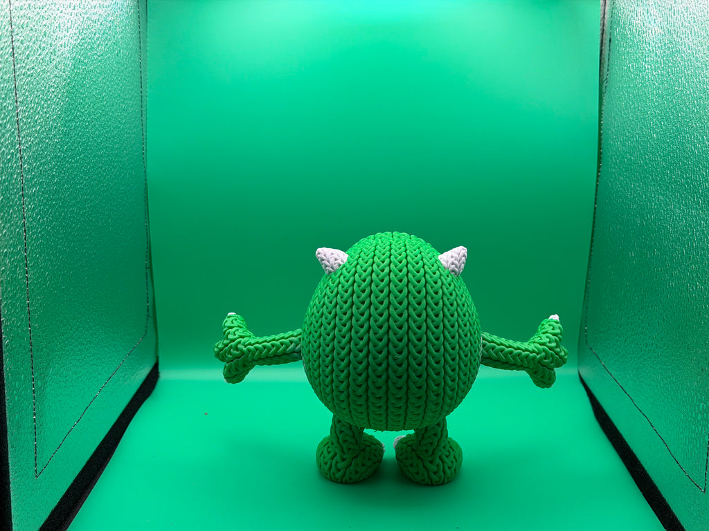 3D Printed Crocheted Mike Wazowski Monster Figure – Cute One-Eyed Movie Character Collectible 💚👁️