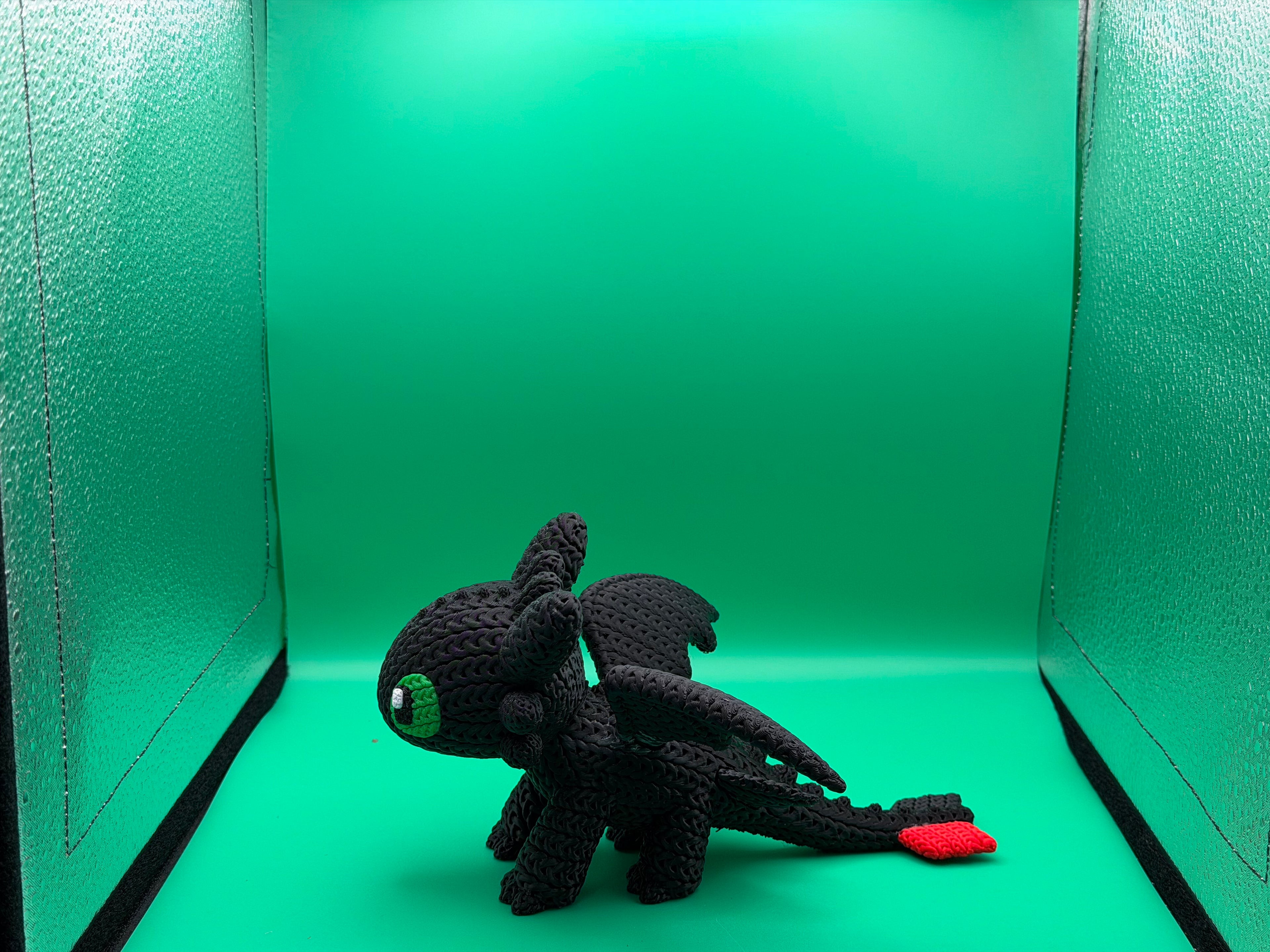 3D Printed Crocheted Toothless Dragon Figure – Cute Night Fury Collectible Display Piece 🐉🖤