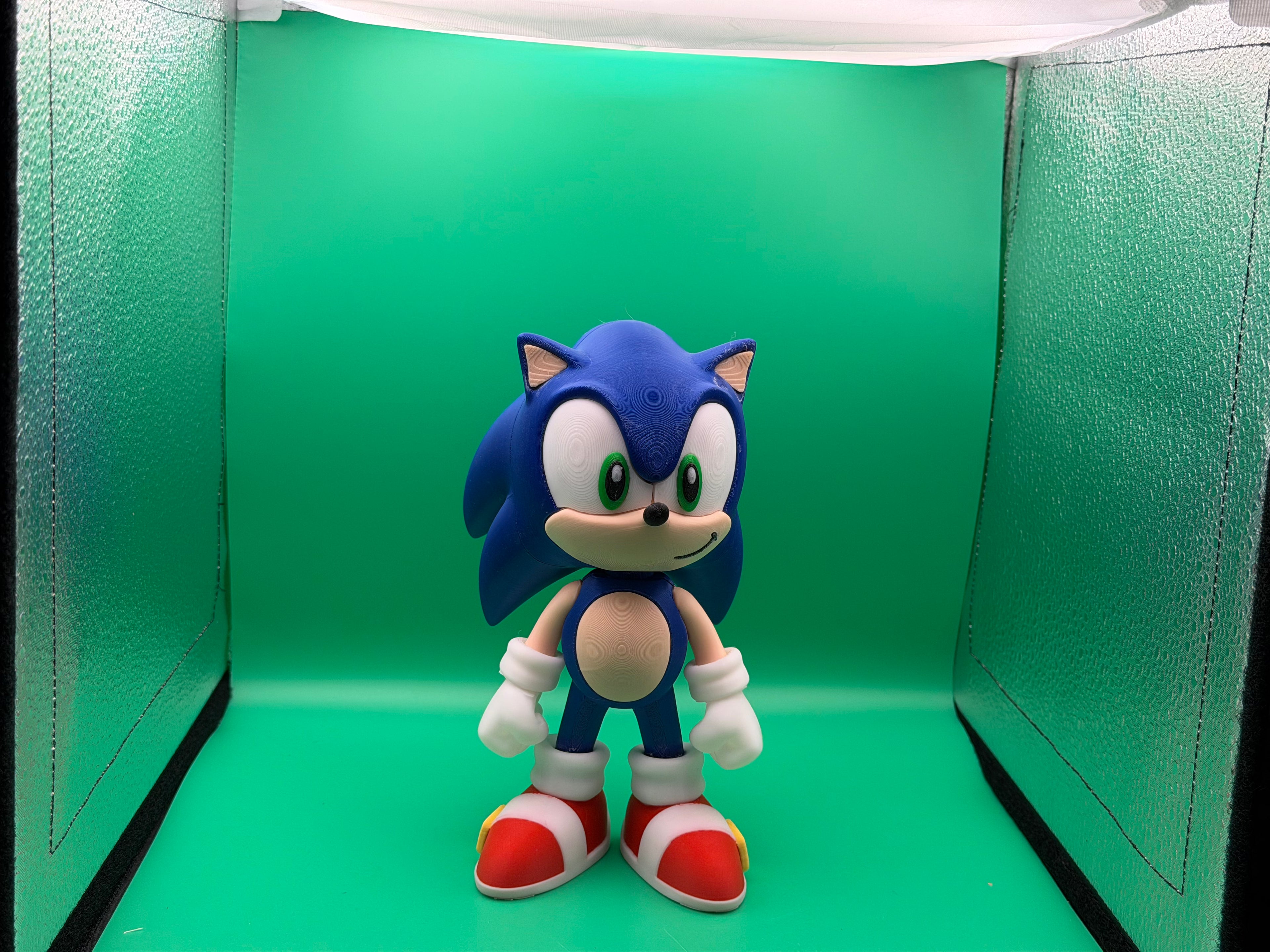 3D Printed Sonic Figure – Fast Blue Hedgehog Collectible, Video Game Character Desk Display, Unique Gift for Gamers