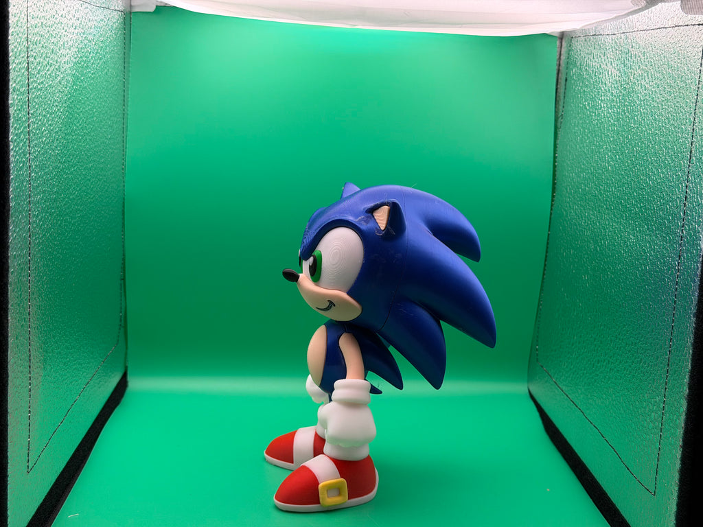 3D Printed Sonic Figure – Fast Blue Hedgehog Collectible, Video Game Character Desk Display, Unique Gift for Gamers