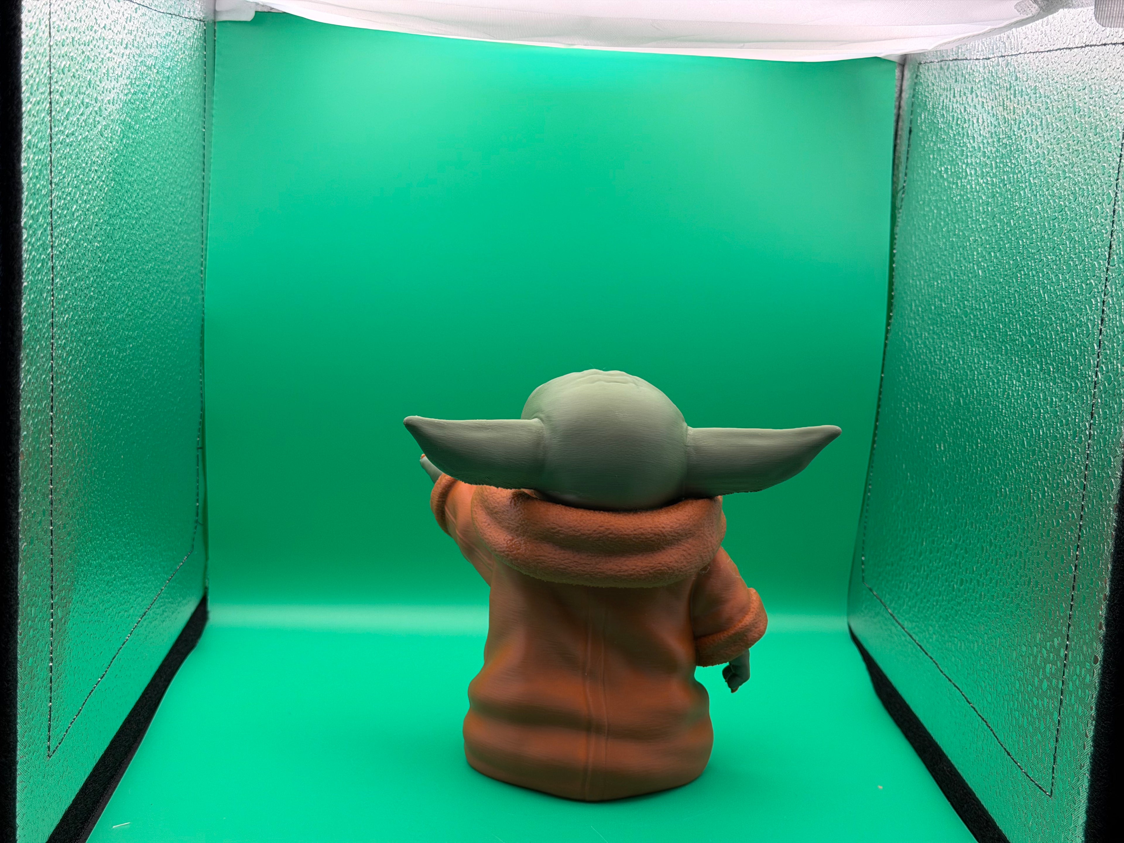 3D Printed Grogu Figure – Cute Space Alien Collectible, Sci-Fi Inspired Desk Display, Unique Gift for Fans