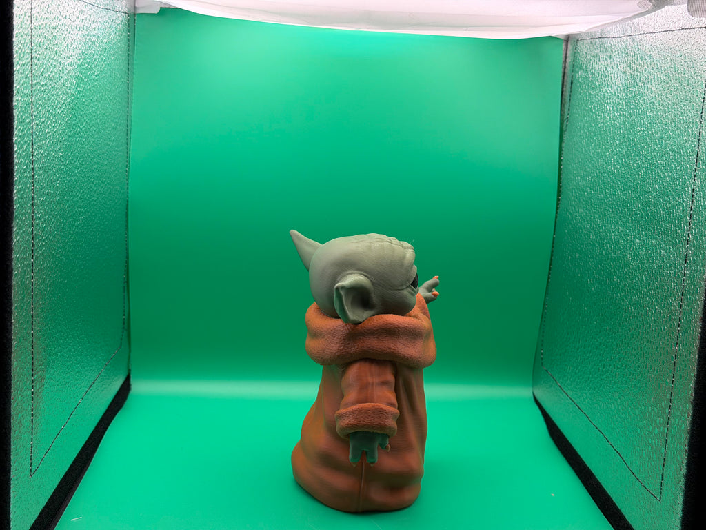 3D Printed Grogu Figure – Cute Space Alien Collectible, Sci-Fi Inspired Desk Display, Unique Gift for Fans