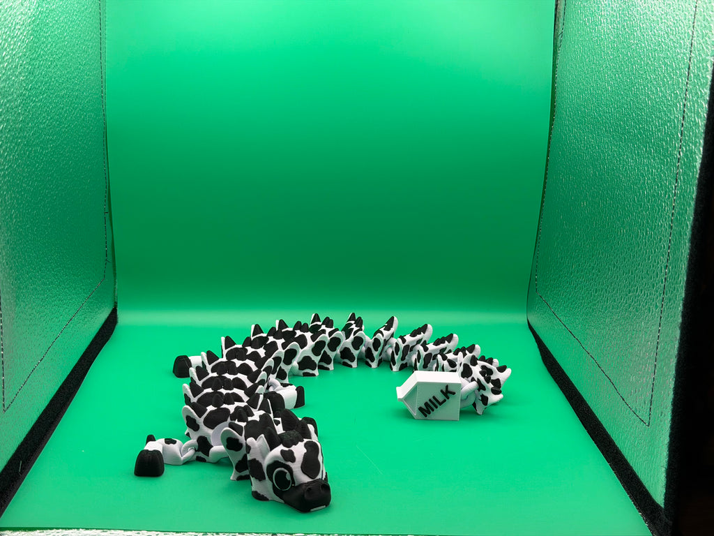 Articulated Dairy Cow Dragon – 3D Printed Flexible Farm-Themed Dragon Collectible Display Piece 🐄🐉