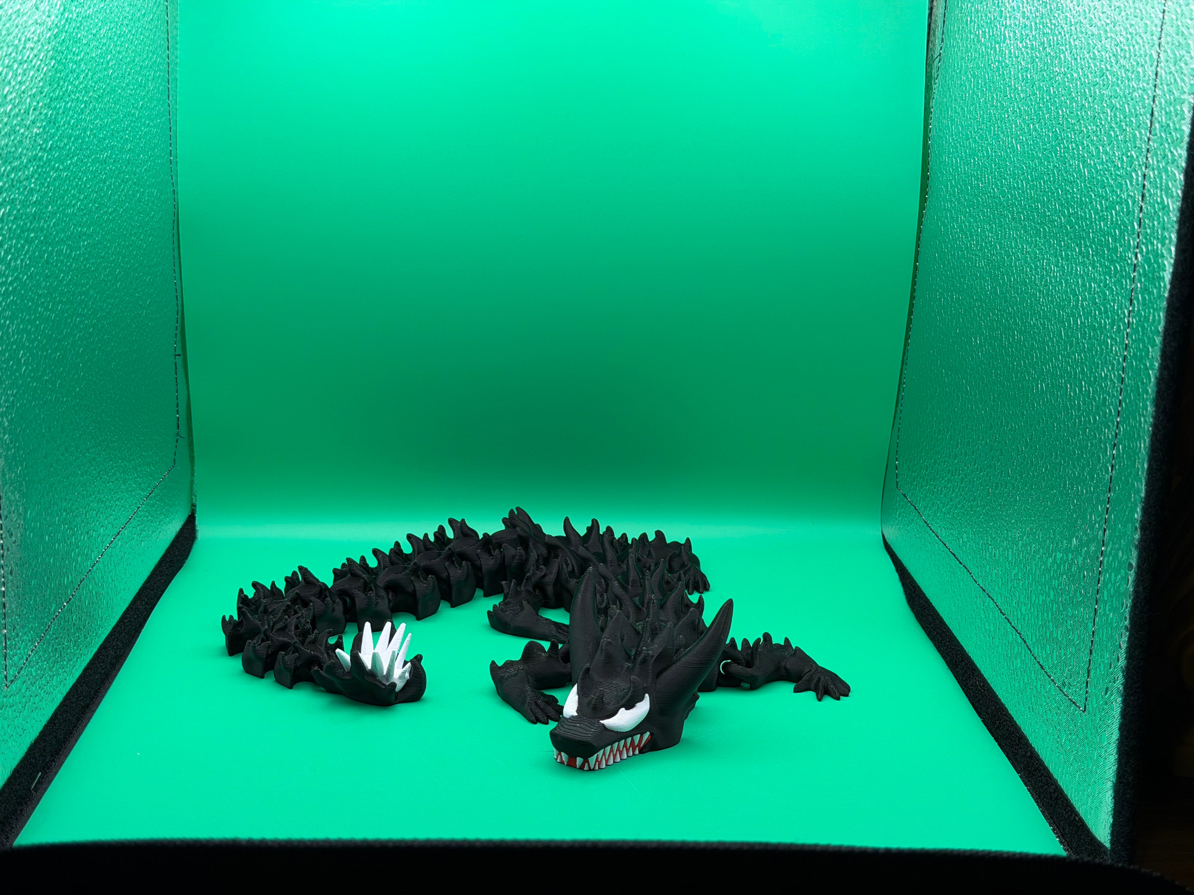 Articulated Venom-Inspired Dragon – 3D Printed Flexible Symbiote-Style Dragon Collectible Display Piece 🖤🐉