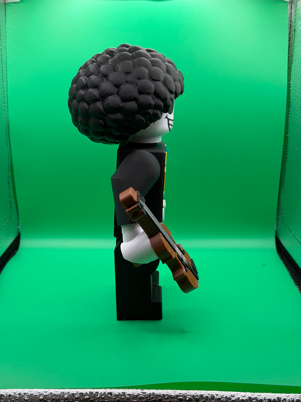 Big Brick Brook Figure – Anime Skeleton Musician Collectible Display Piece 🎸💀